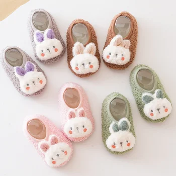 Детские теплые зимние ботинки с героями мультфильмов Для малышей, мягкая противоскользящая обувь для новорожденных, носки для кроватки с мультяшным кроликом, первые ходунки для новорожденных