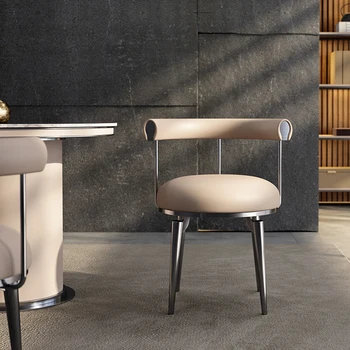 Итальянские Металлические обеденные стулья для спальни Кожаные спинки обеденных стульев Простой дизайн Бытовые Обеденные стулья для гостиной Новые